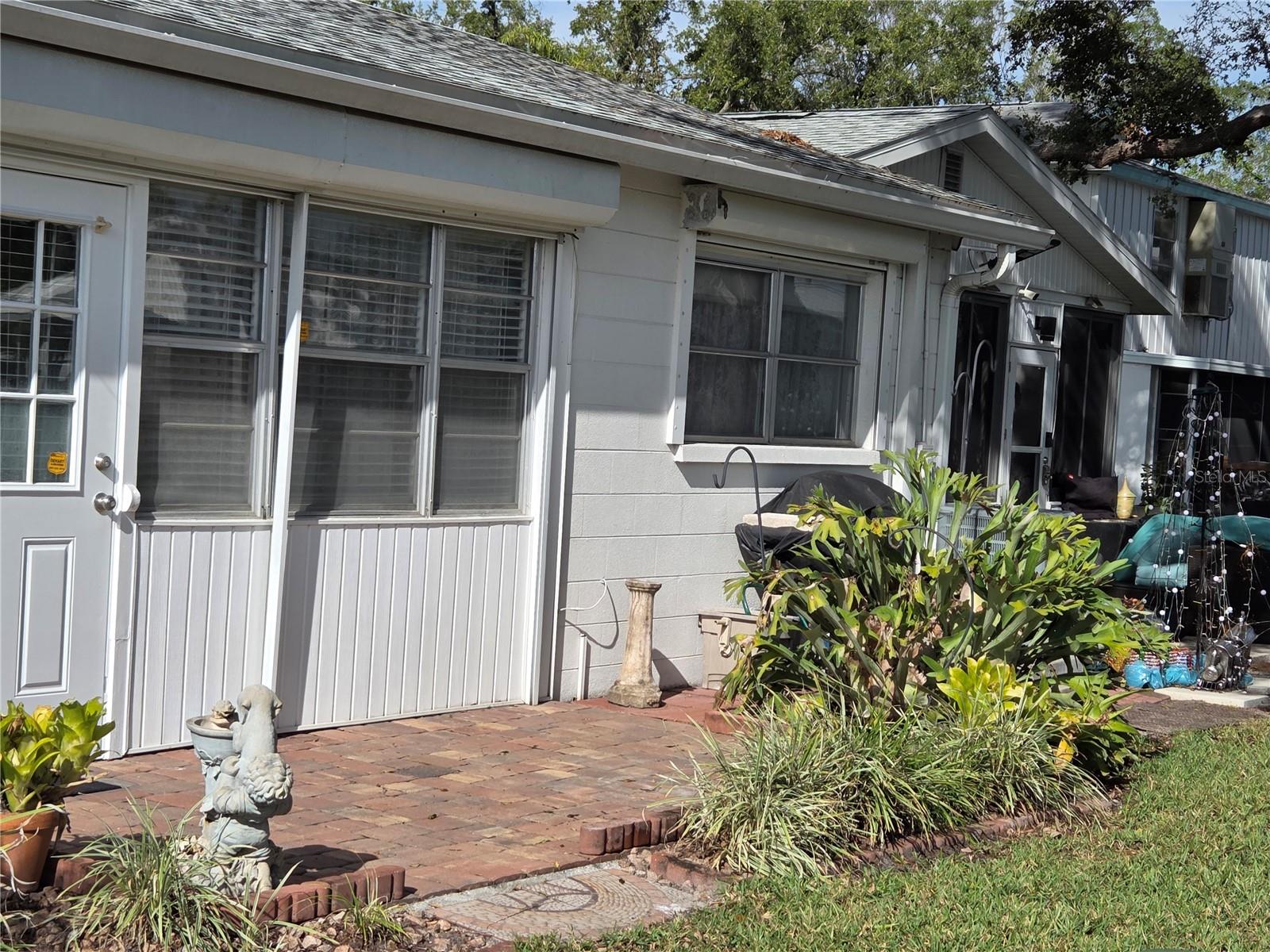 VILLAGER APTS - Residential