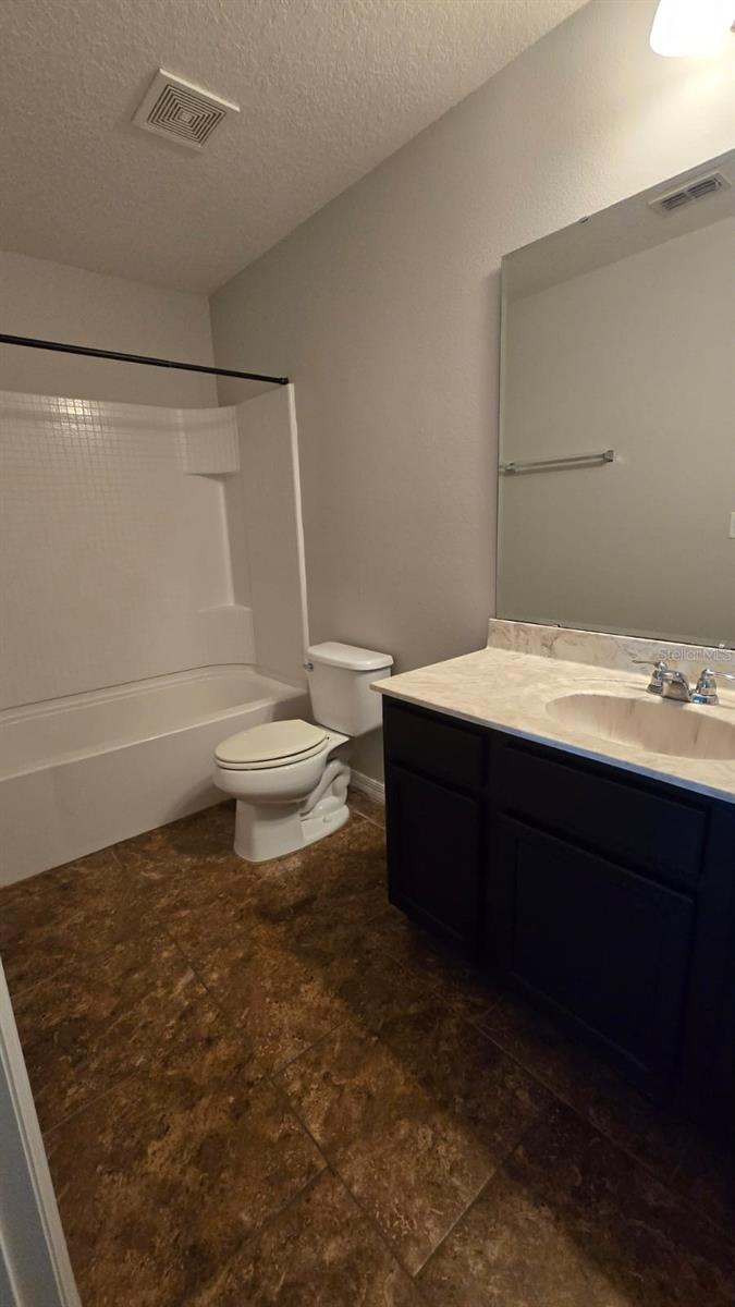 VILLAS/TUCKER OAKS - Residential Lease