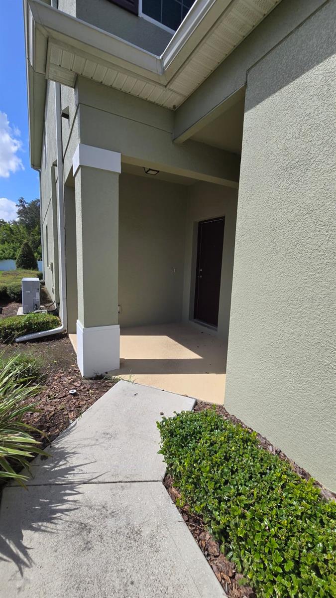 VILLAS/TUCKER OAKS - Residential Lease