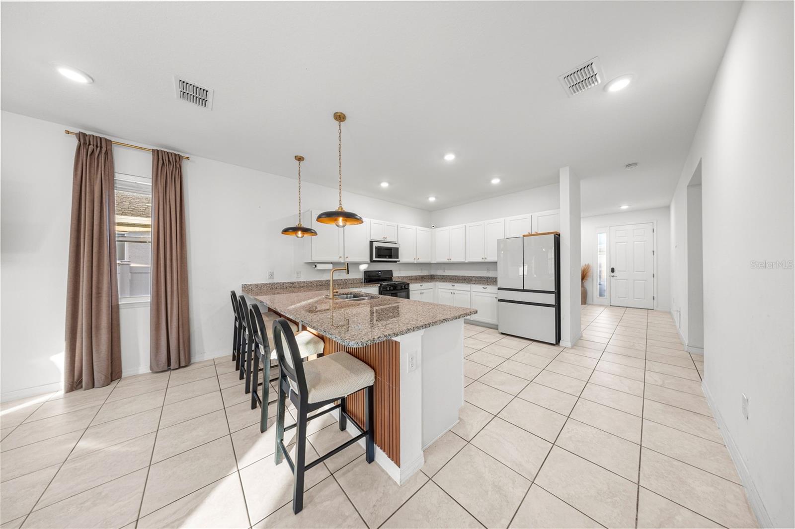 CALESA TOWNSHIP ROAN HILLS PH - Residential Lease