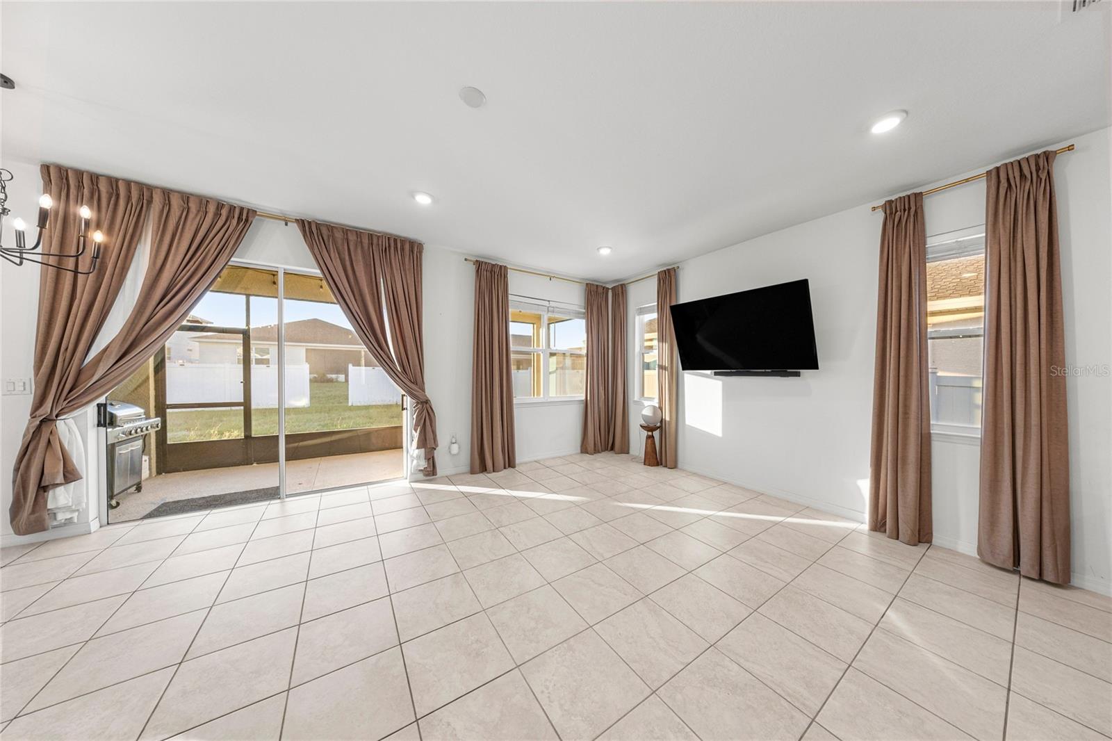 CALESA TOWNSHIP ROAN HILLS PH - Residential Lease