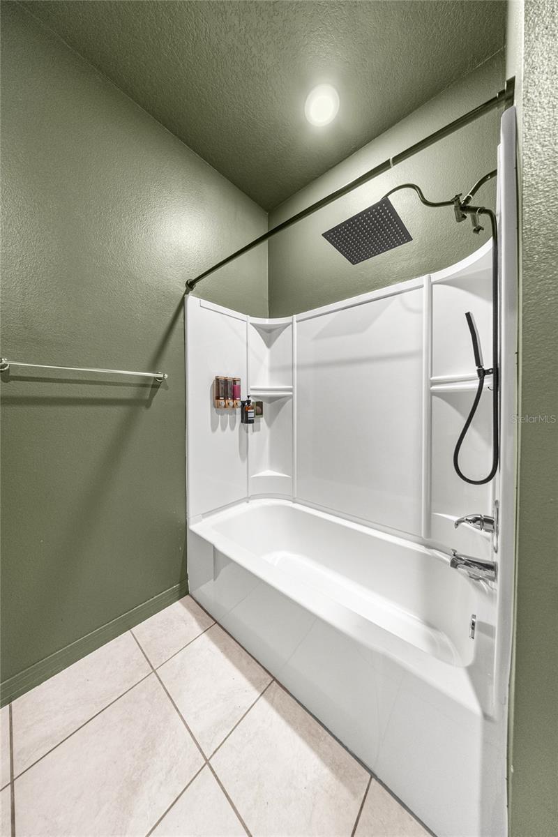 CALESA TOWNSHIP ROAN HILLS PH - Residential Lease