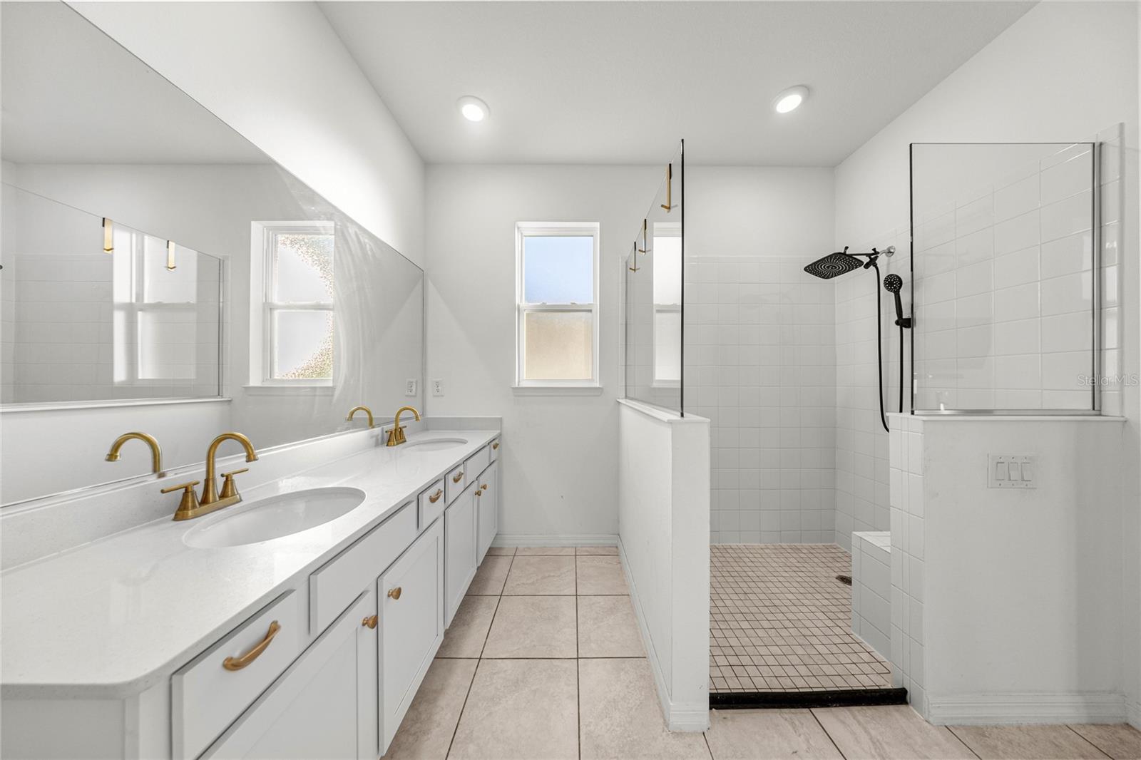 CALESA TOWNSHIP ROAN HILLS PH - Residential Lease