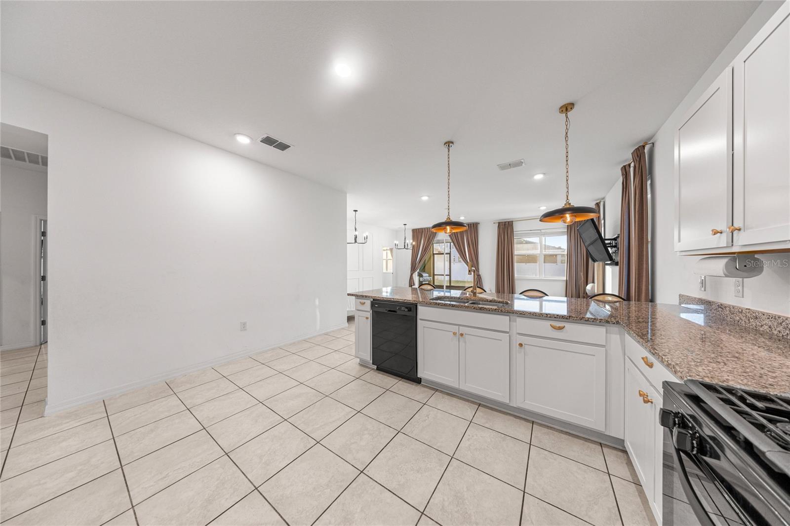 CALESA TOWNSHIP ROAN HILLS PH - Residential Lease