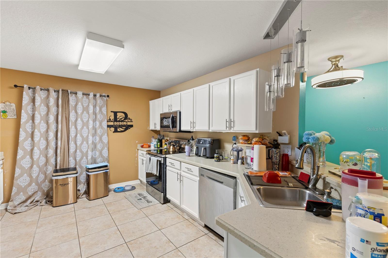 2553 HARN BOULEVARD 1