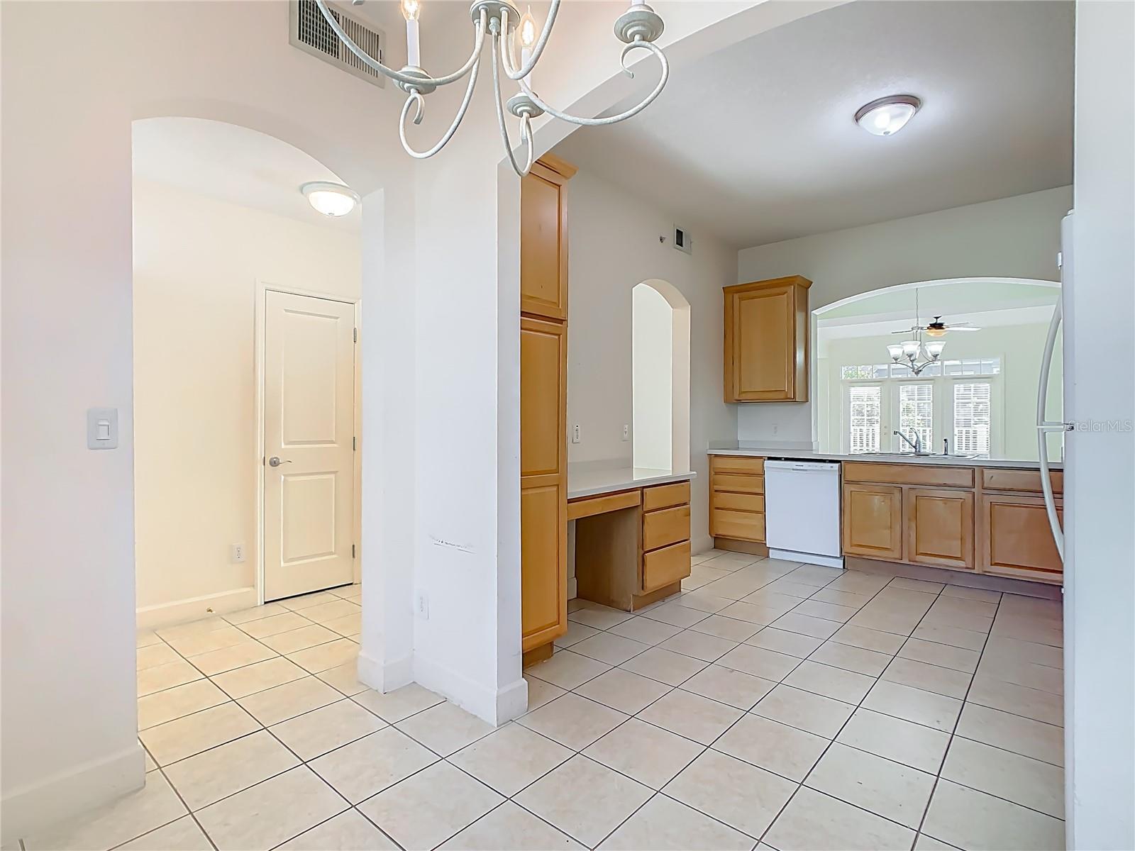 ARTISAN CLUB CONDO PH 6 - Residential