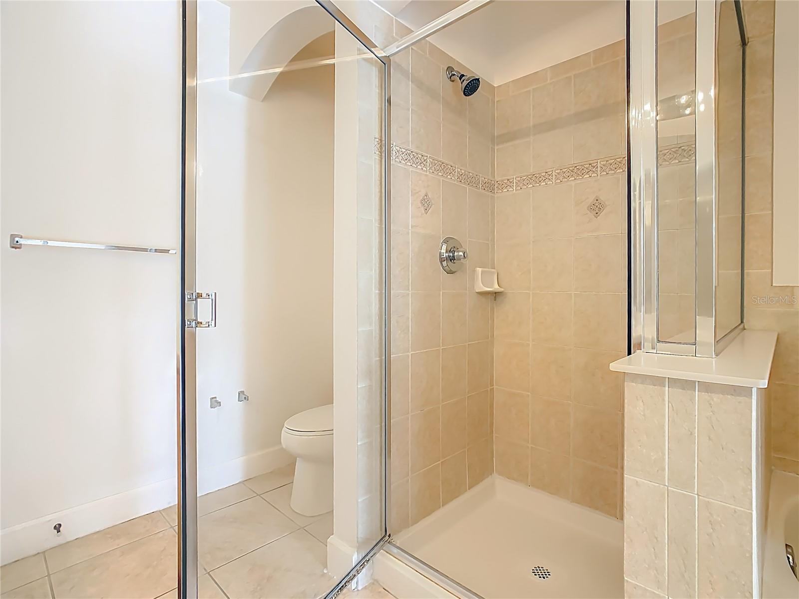 ARTISAN CLUB CONDO PH 6 - Residential