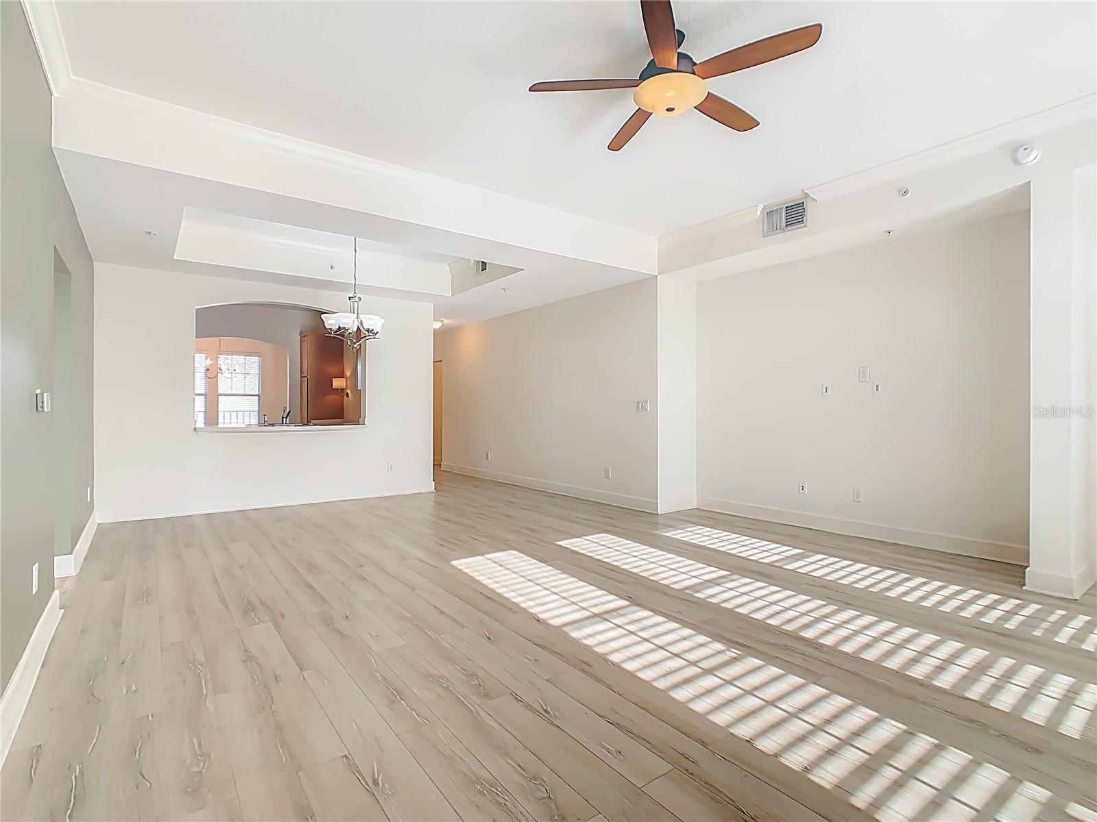 ARTISAN CLUB CONDO PH 6 - Residential