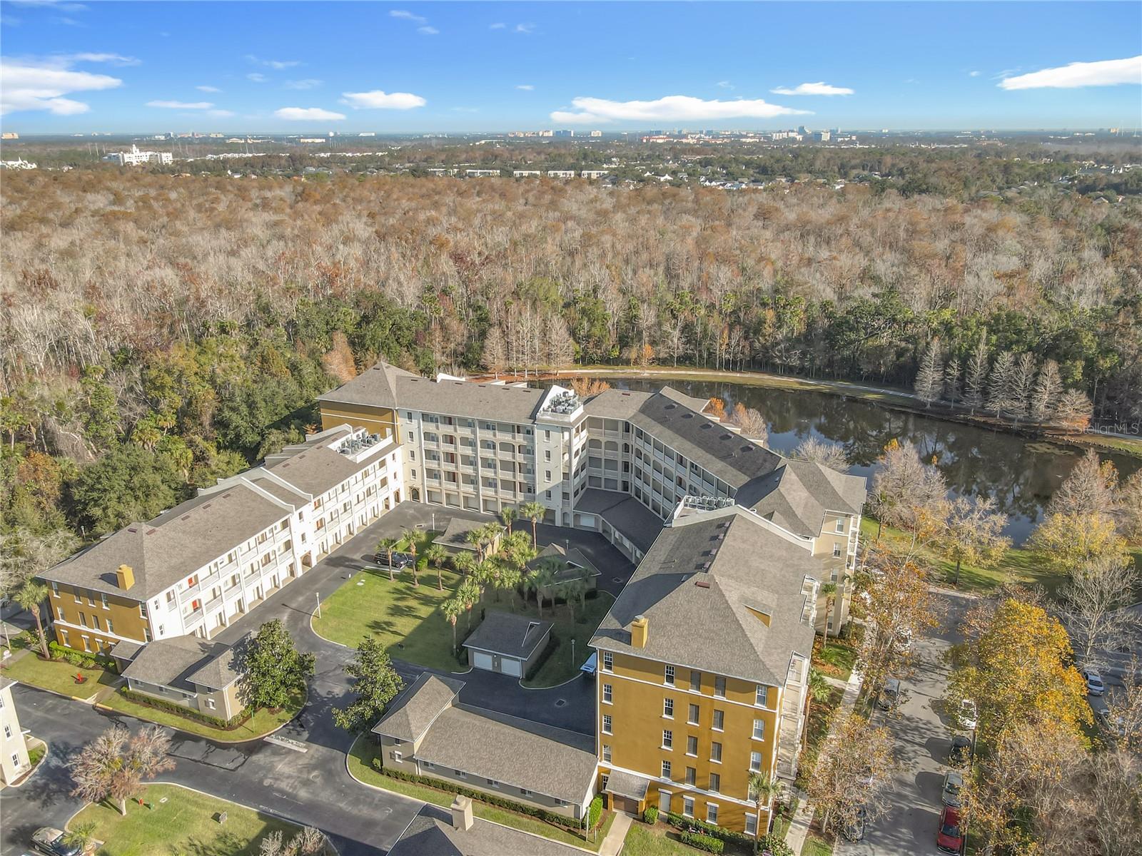 ARTISAN CLUB CONDO PH 6 - Residential