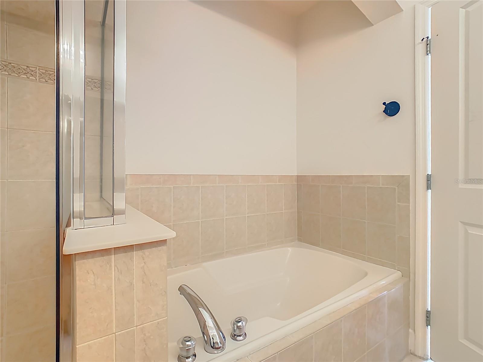 ARTISAN CLUB CONDO PH 6 - Residential