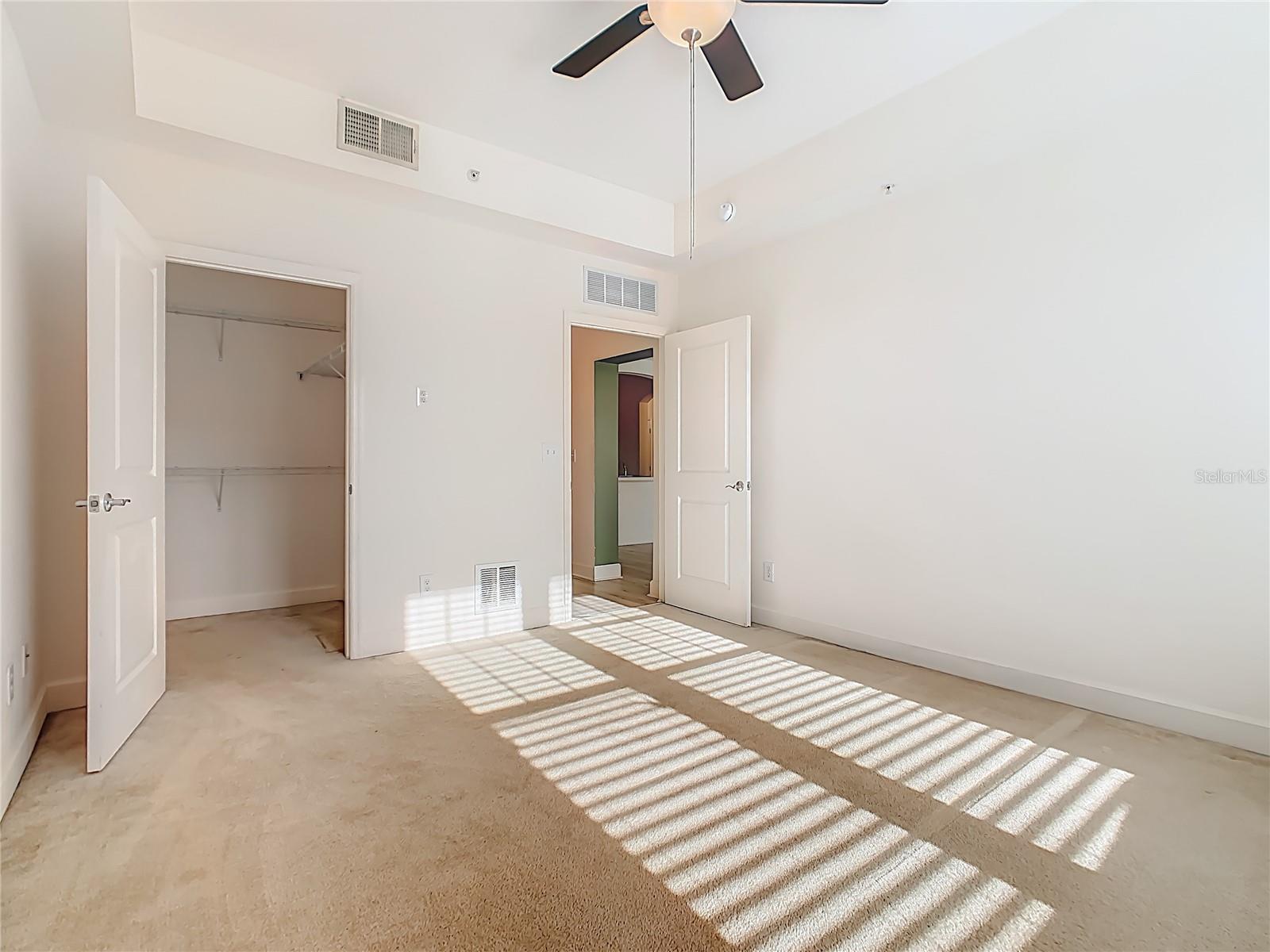 ARTISAN CLUB CONDO PH 6 - Residential