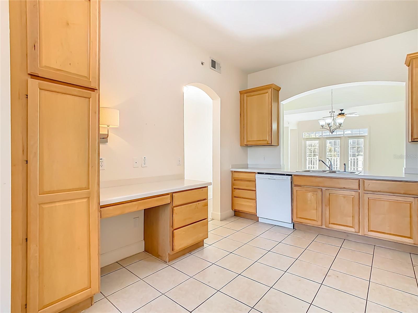 ARTISAN CLUB CONDO PH 6 - Residential