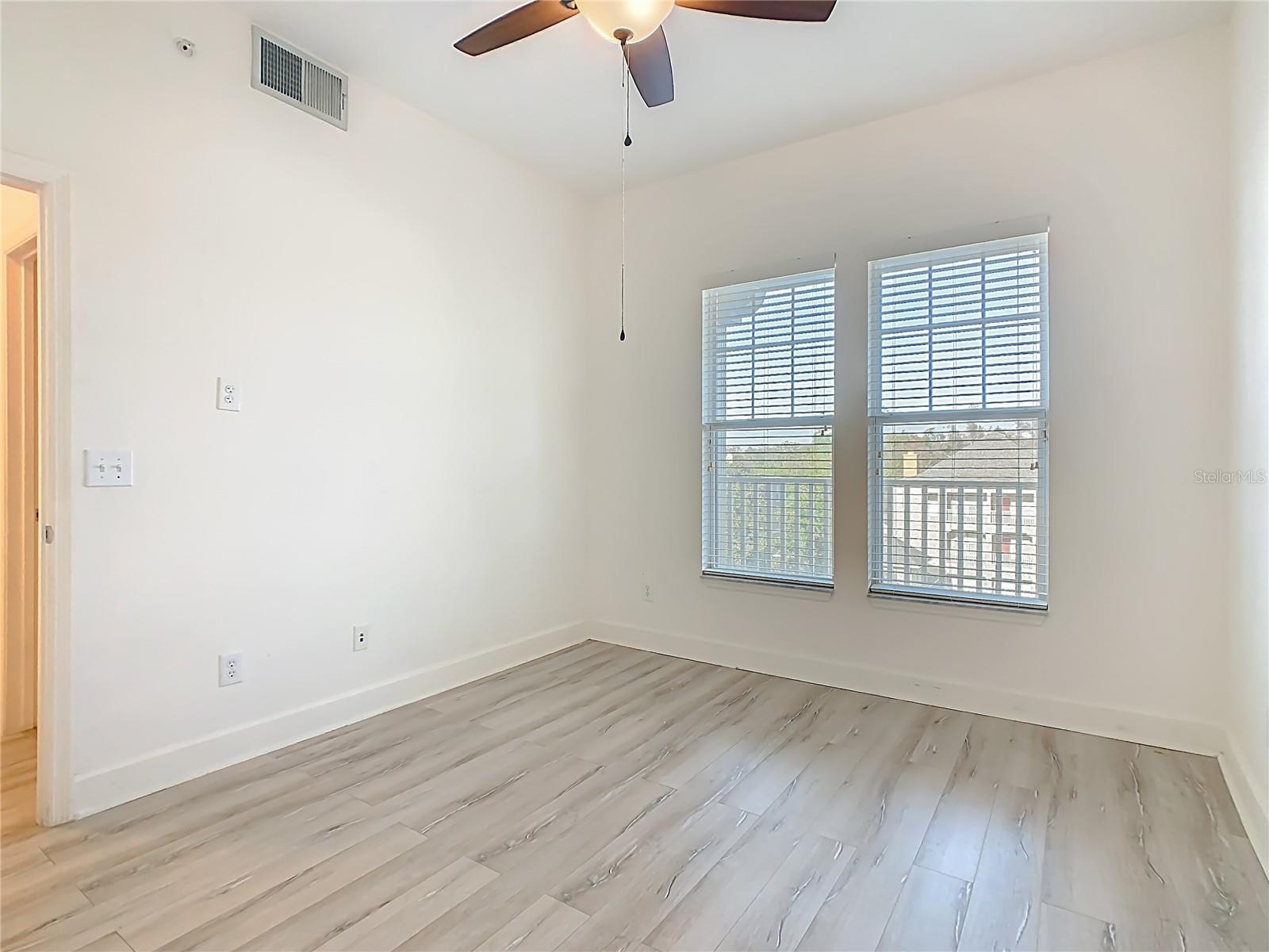 ARTISAN CLUB CONDO PH 6 - Residential