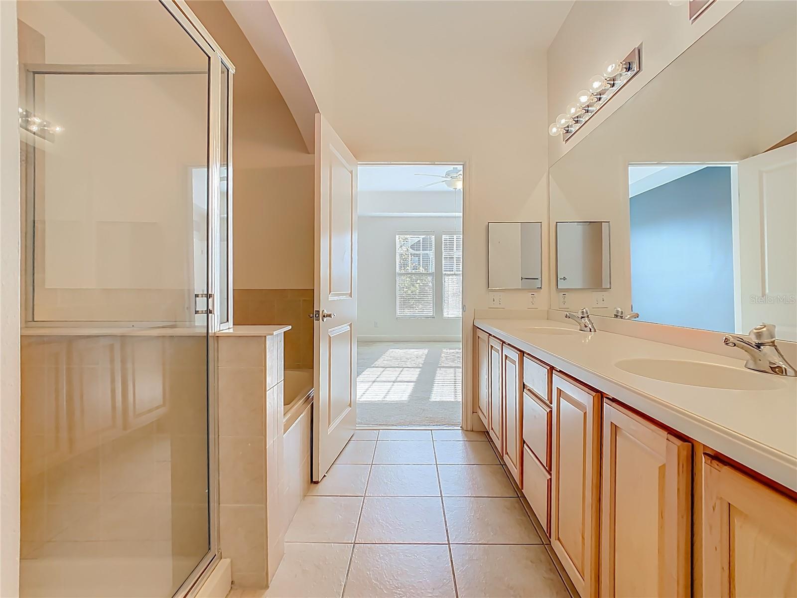 ARTISAN CLUB CONDO PH 6 - Residential