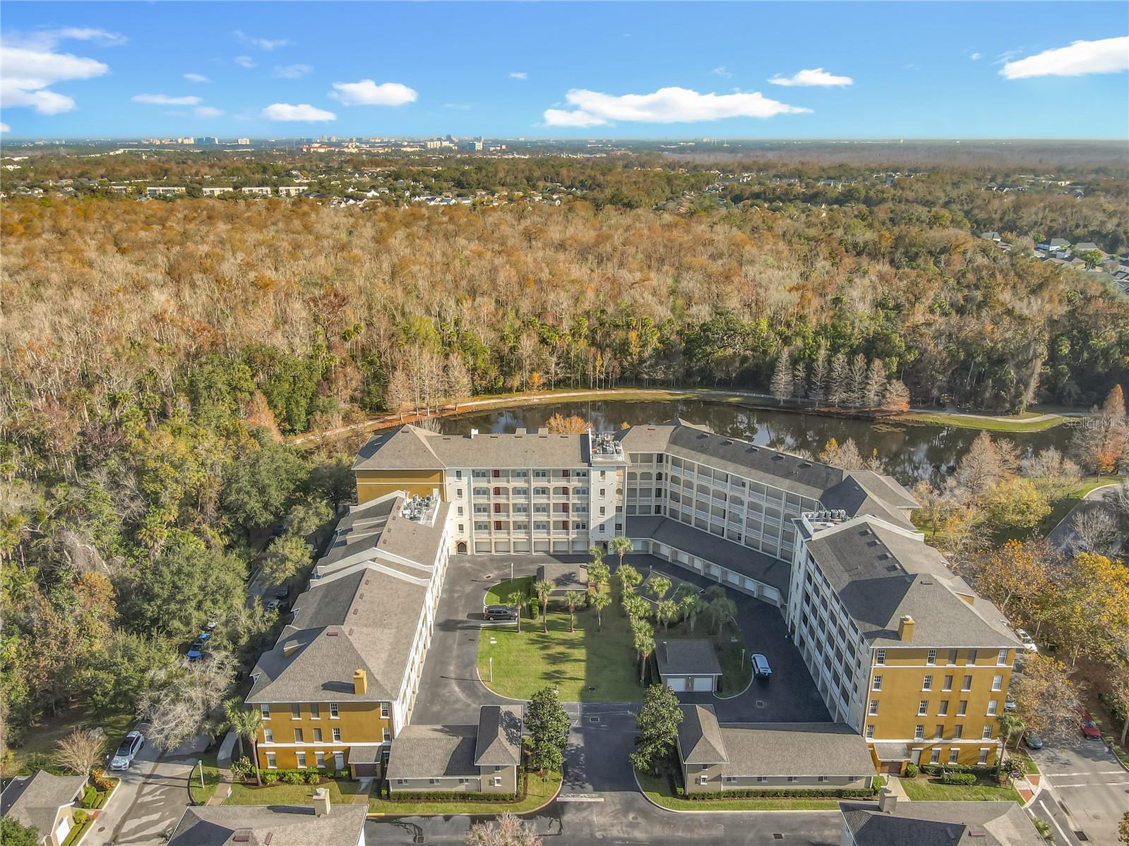 ARTISAN CLUB CONDO PH 6 - Residential