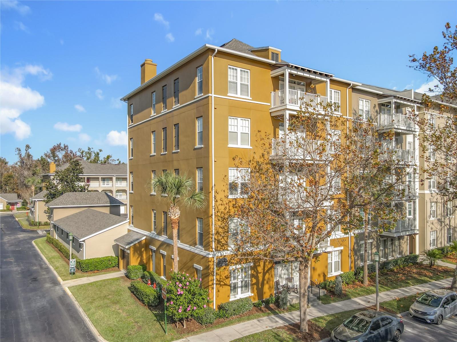 ARTISAN CLUB CONDO PH 6 - Residential