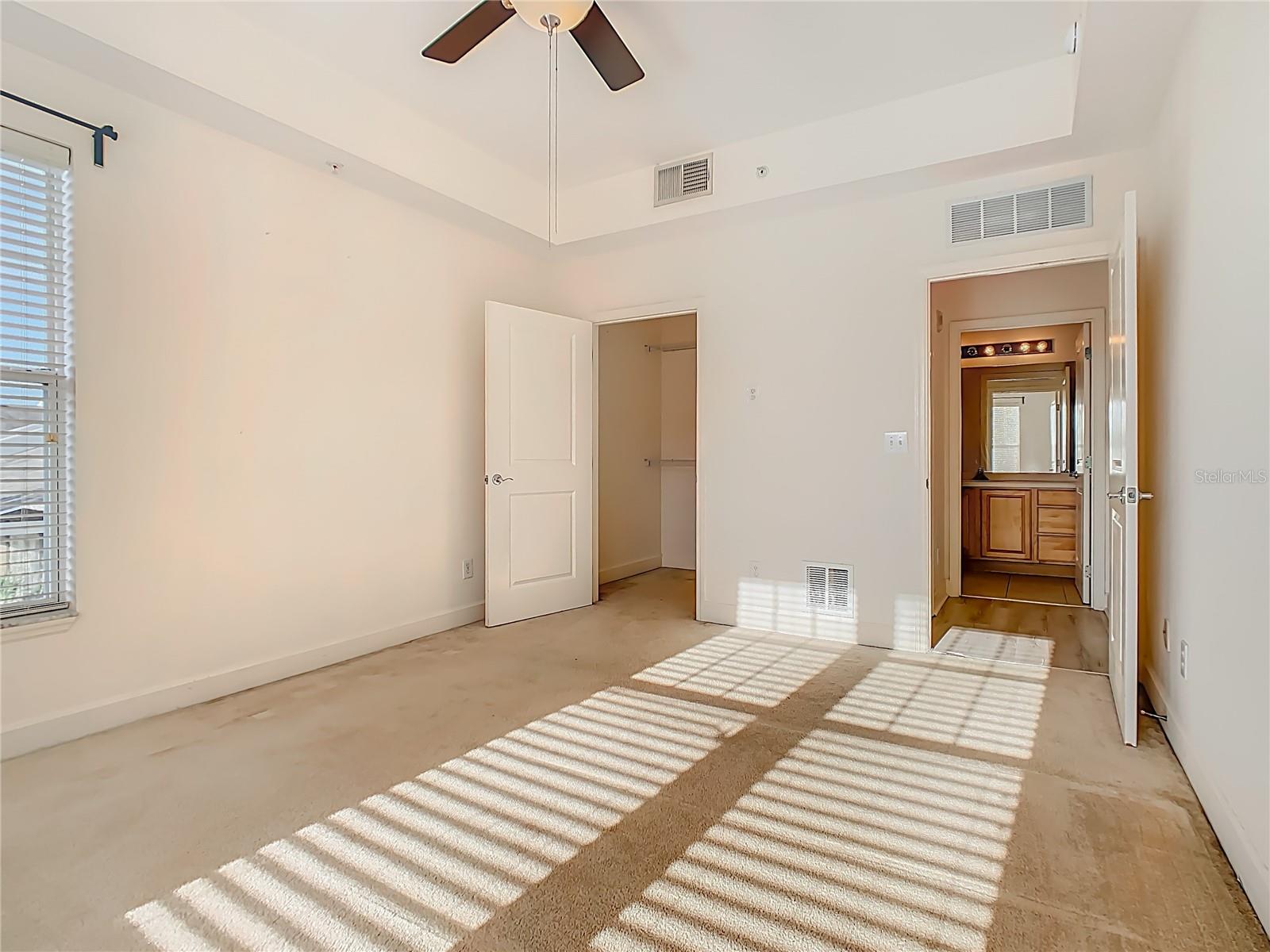 ARTISAN CLUB CONDO PH 6 - Residential