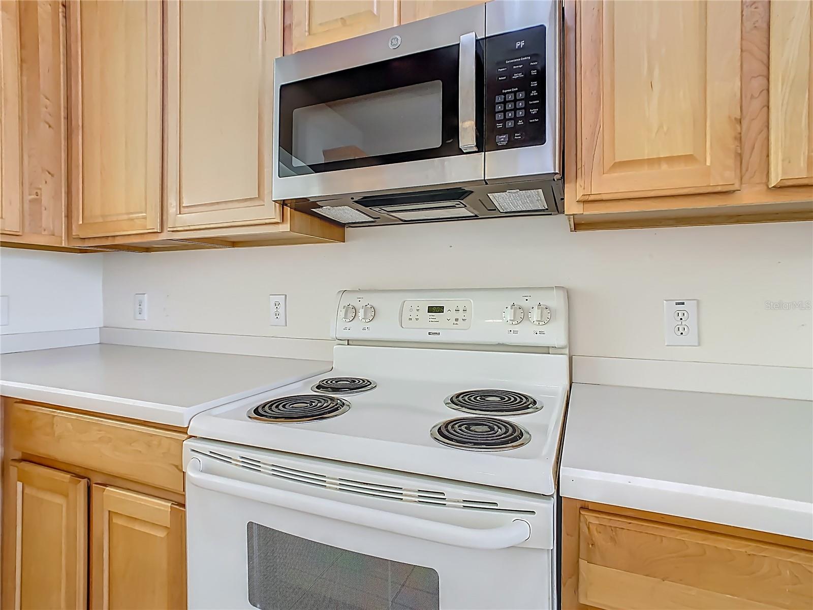 ARTISAN CLUB CONDO PH 6 - Residential