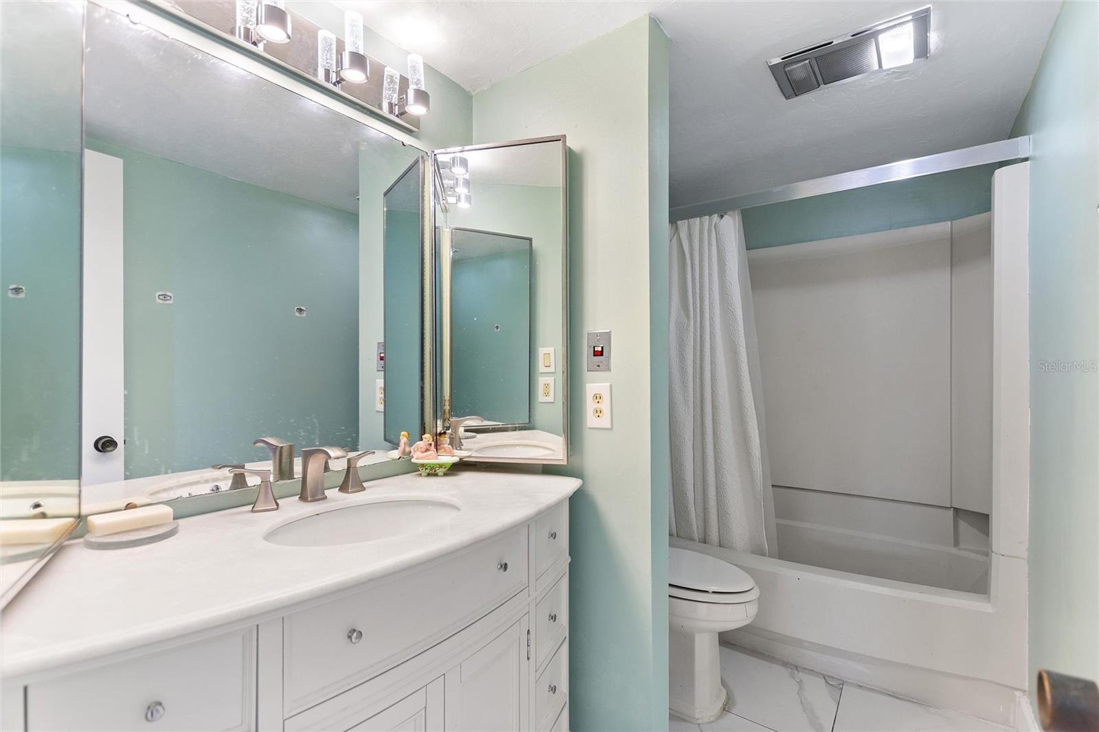 GRENELEFE TENNIS VILLAGE CONDO - Residential