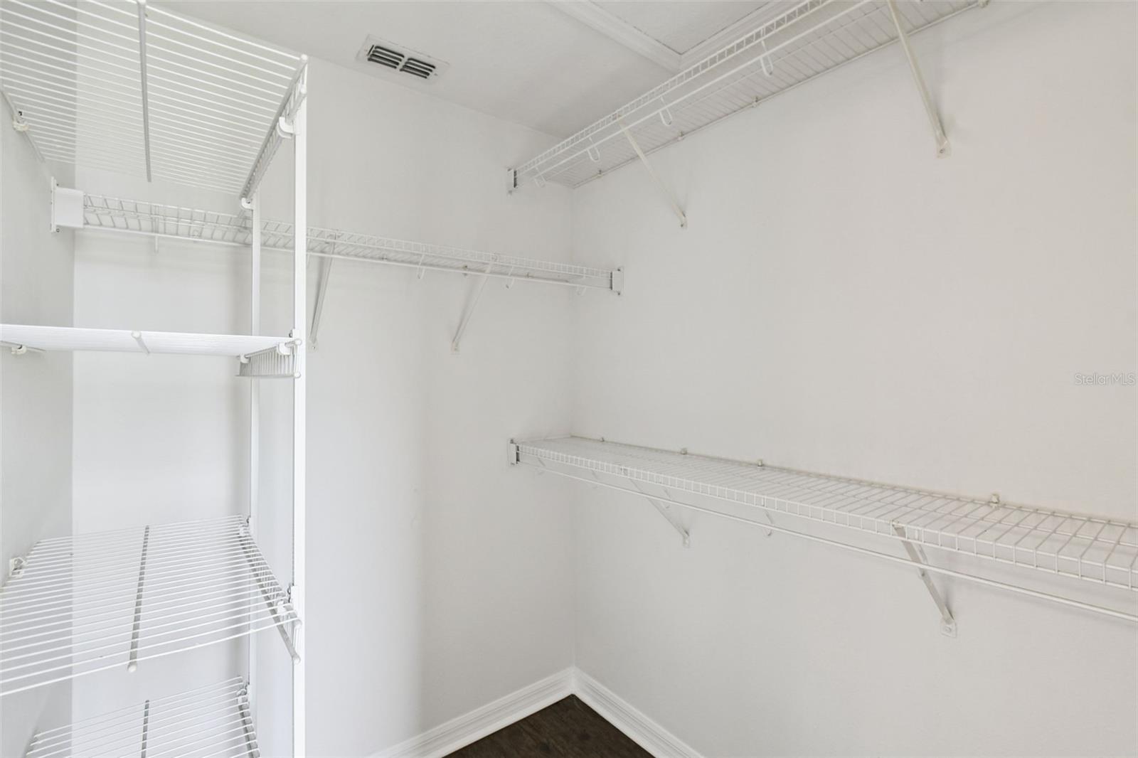 LEESBURG SLEEPY HOLLOW FIRST ADD - Residential Lease