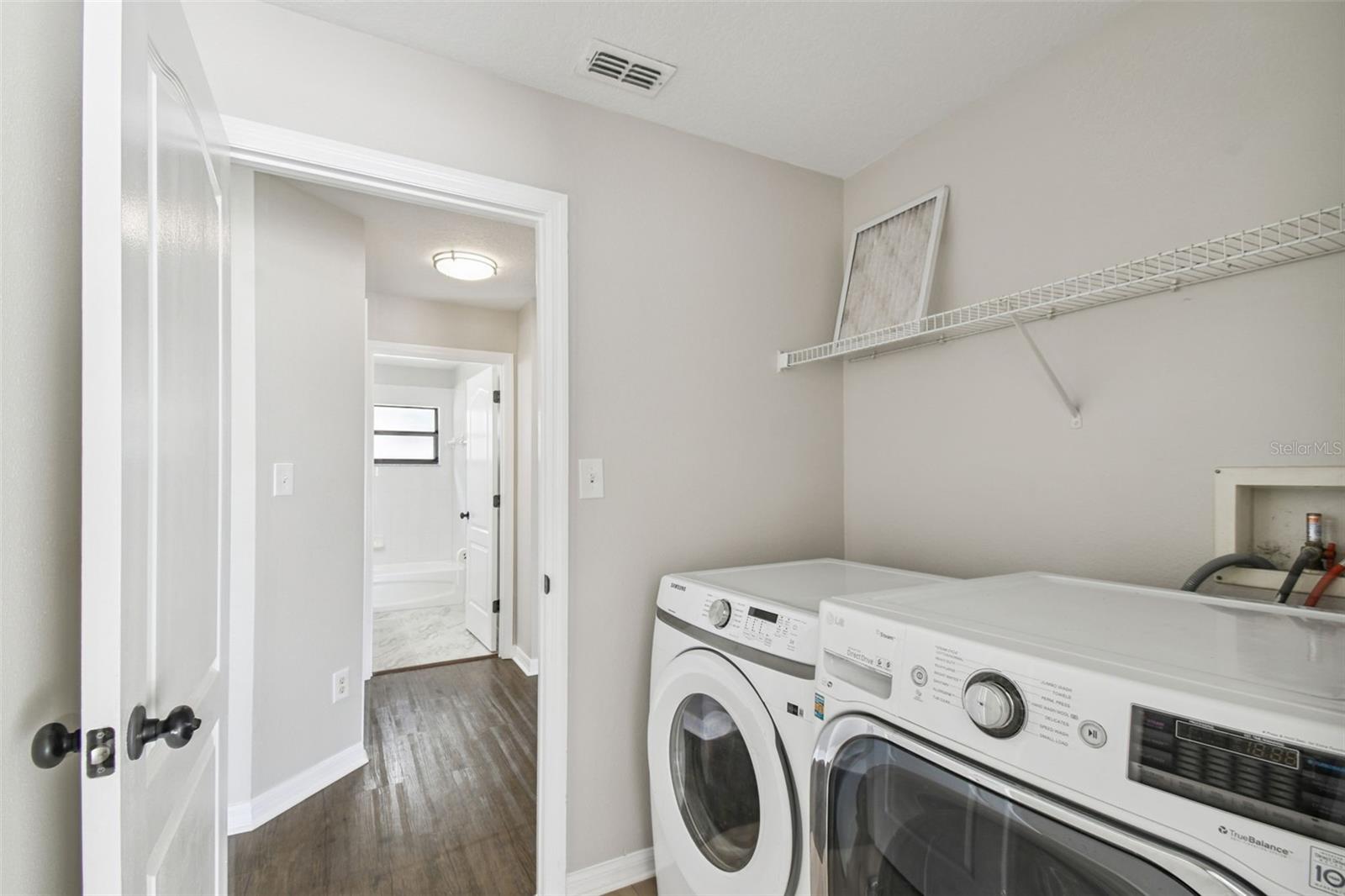 LEESBURG SLEEPY HOLLOW FIRST ADD - Residential Lease