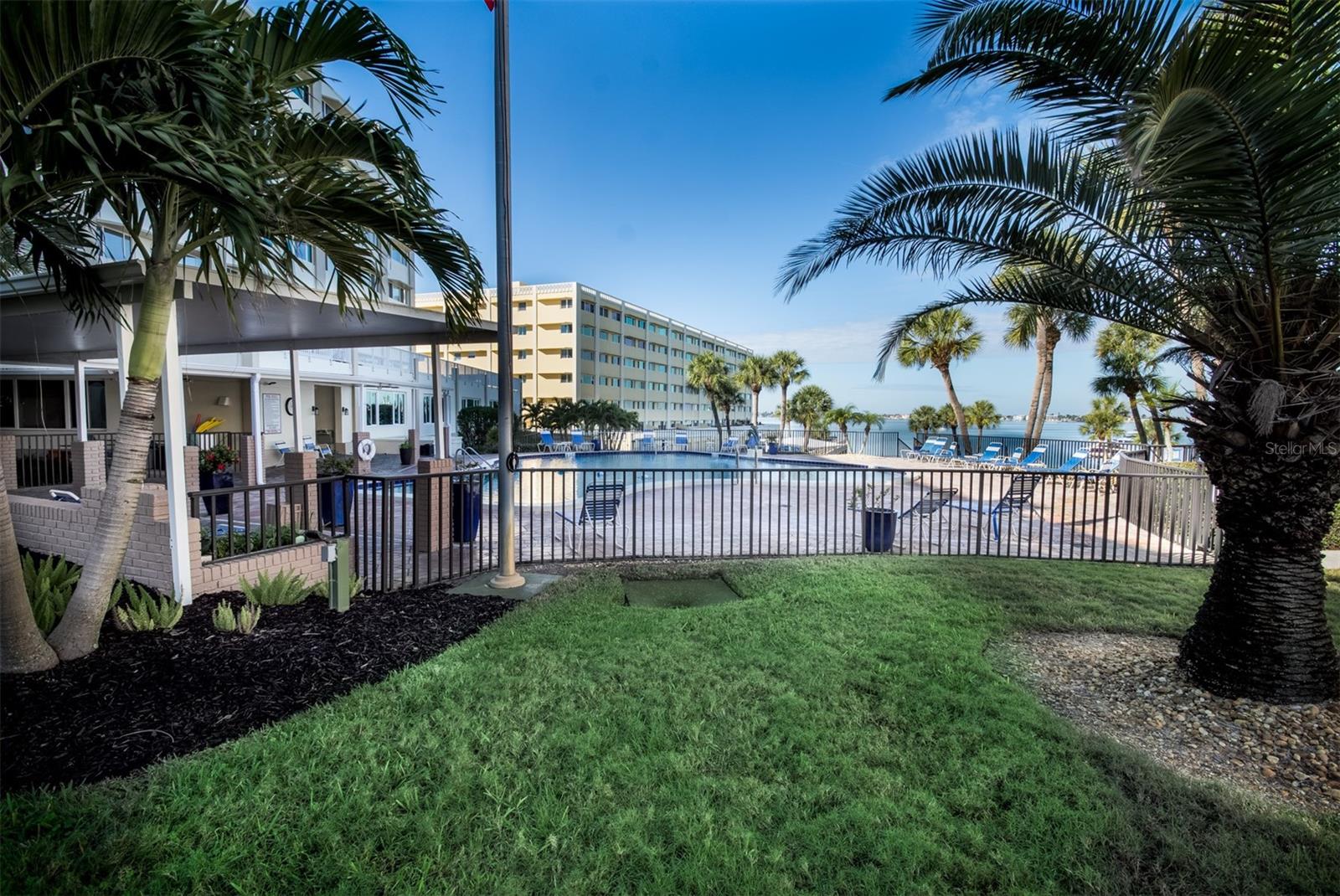 HARBOUR CLUB CONDO 2 - Residential