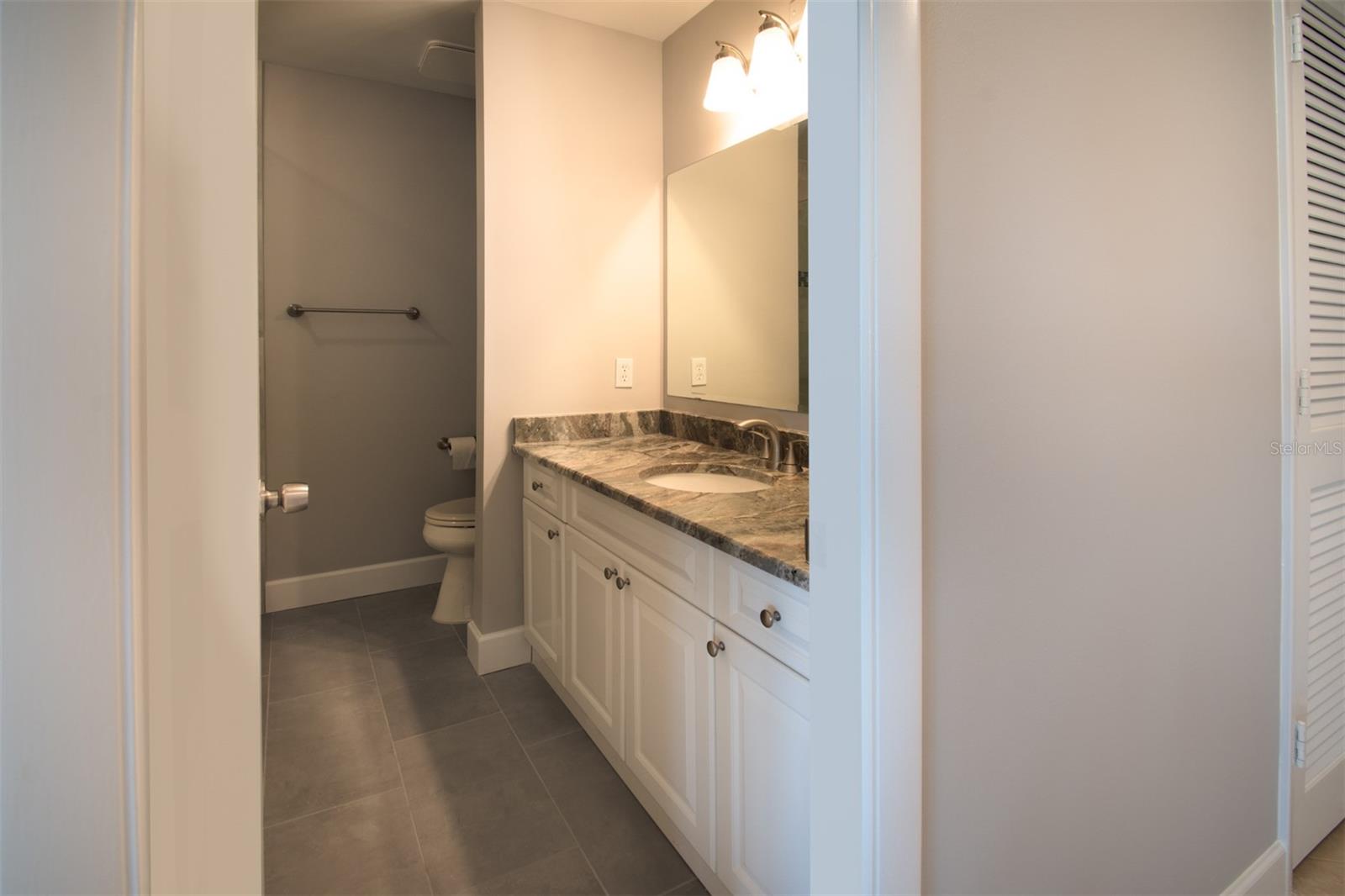 HARBOUR CLUB CONDO 2 - Residential