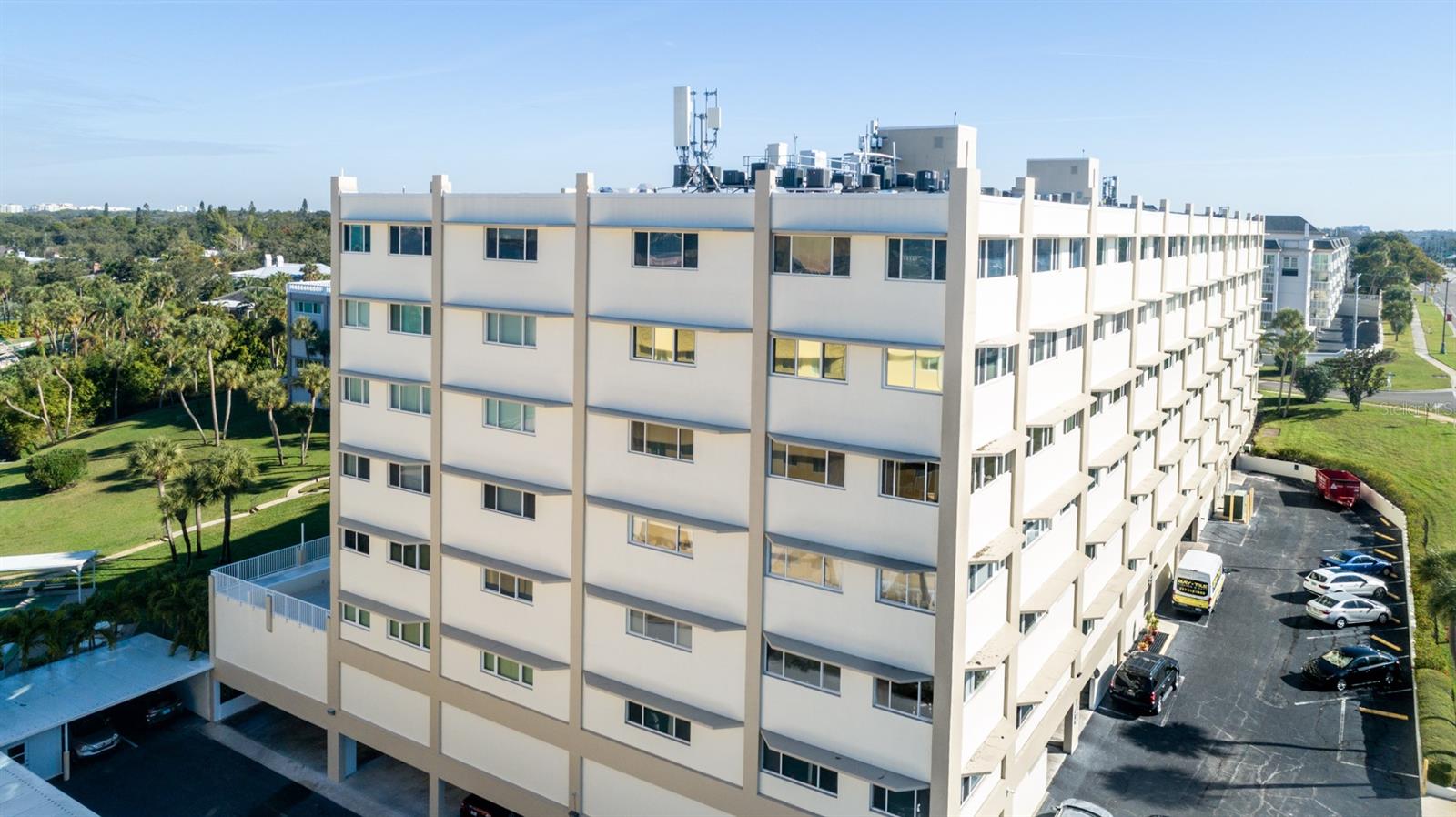 HARBOUR CLUB CONDO 2 - Residential