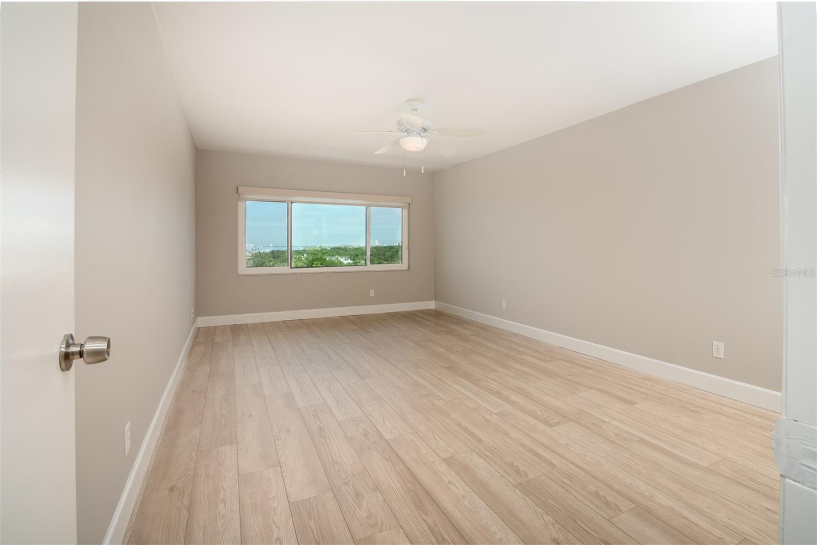 HARBOUR CLUB CONDO 2 - Residential