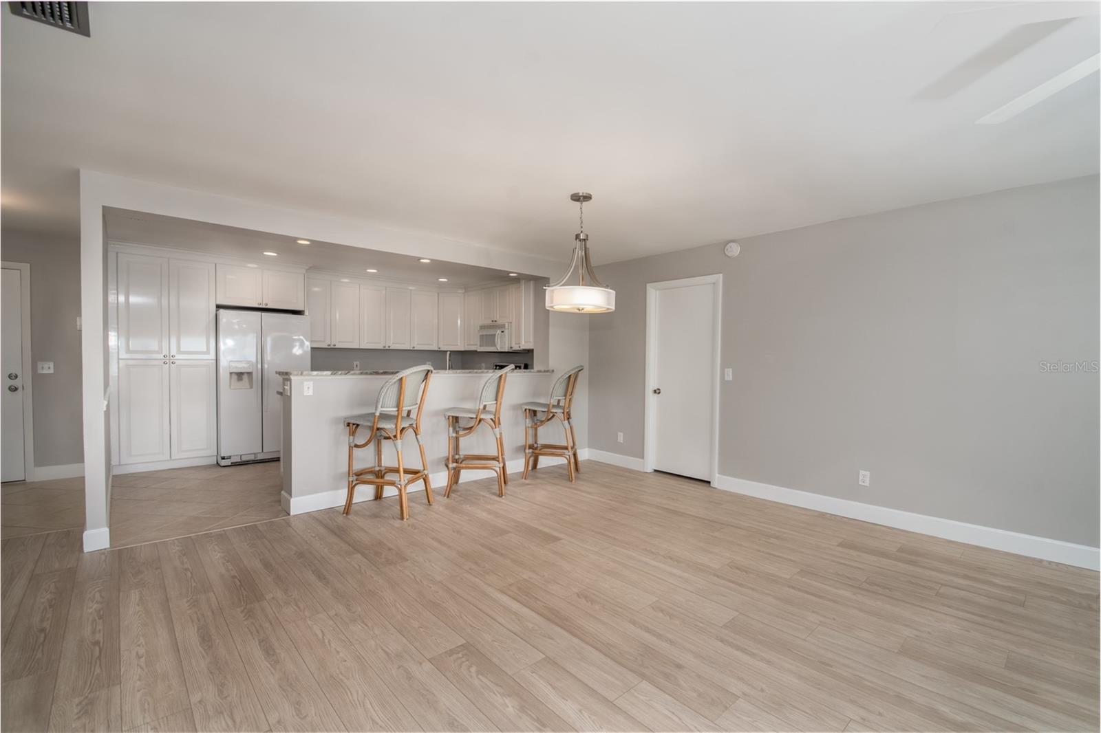 HARBOUR CLUB CONDO 2 - Residential