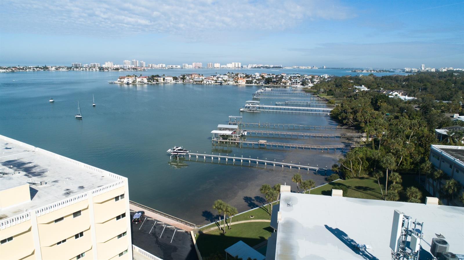 HARBOUR CLUB CONDO 2 - Residential