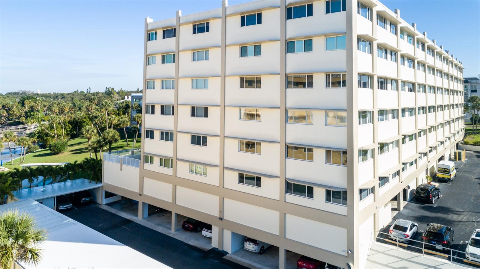 HARBOUR CLUB CONDO 2 - Residential