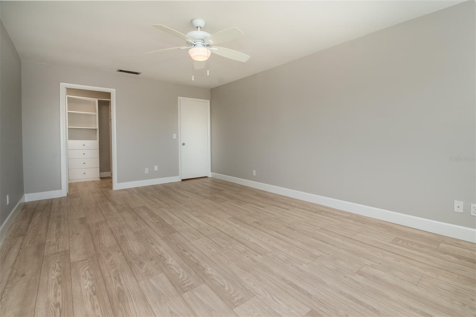 HARBOUR CLUB CONDO 2 - Residential