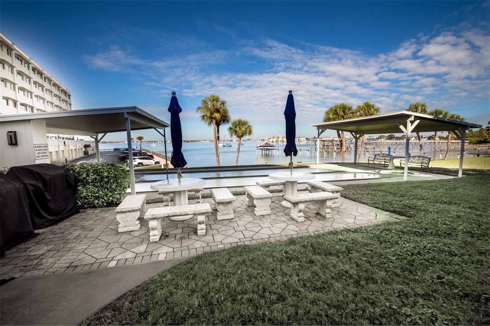 HARBOUR CLUB CONDO 2 - Residential