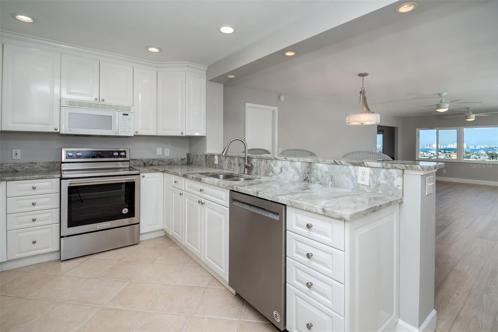 HARBOUR CLUB CONDO 2 - Residential