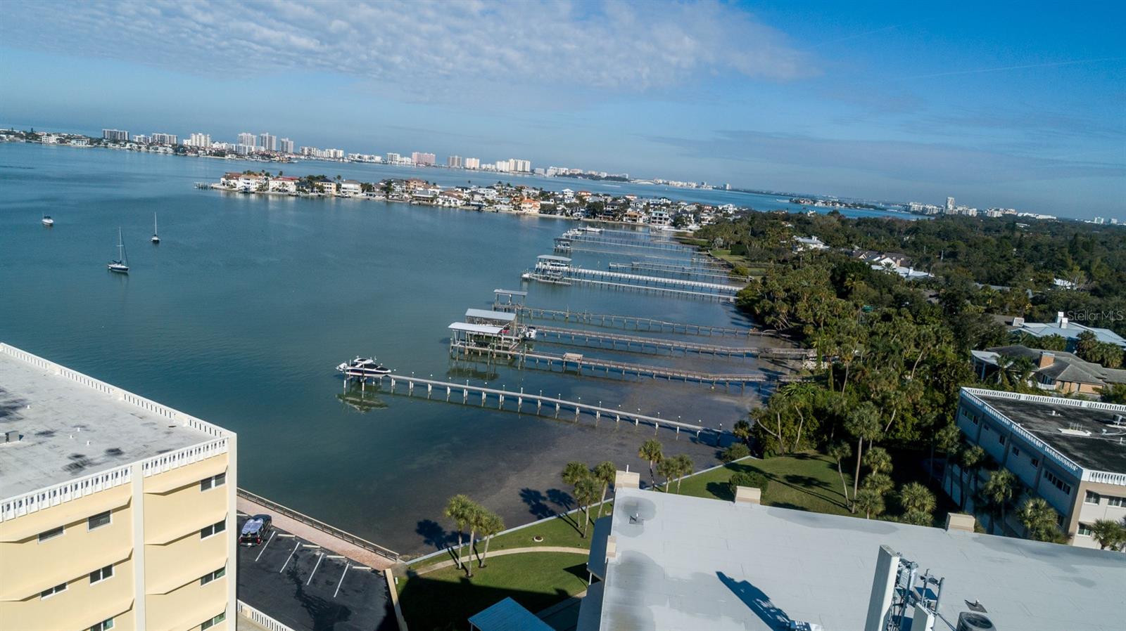 HARBOUR CLUB CONDO 2 - Residential