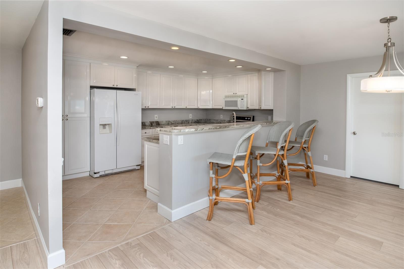 HARBOUR CLUB CONDO 2 - Residential