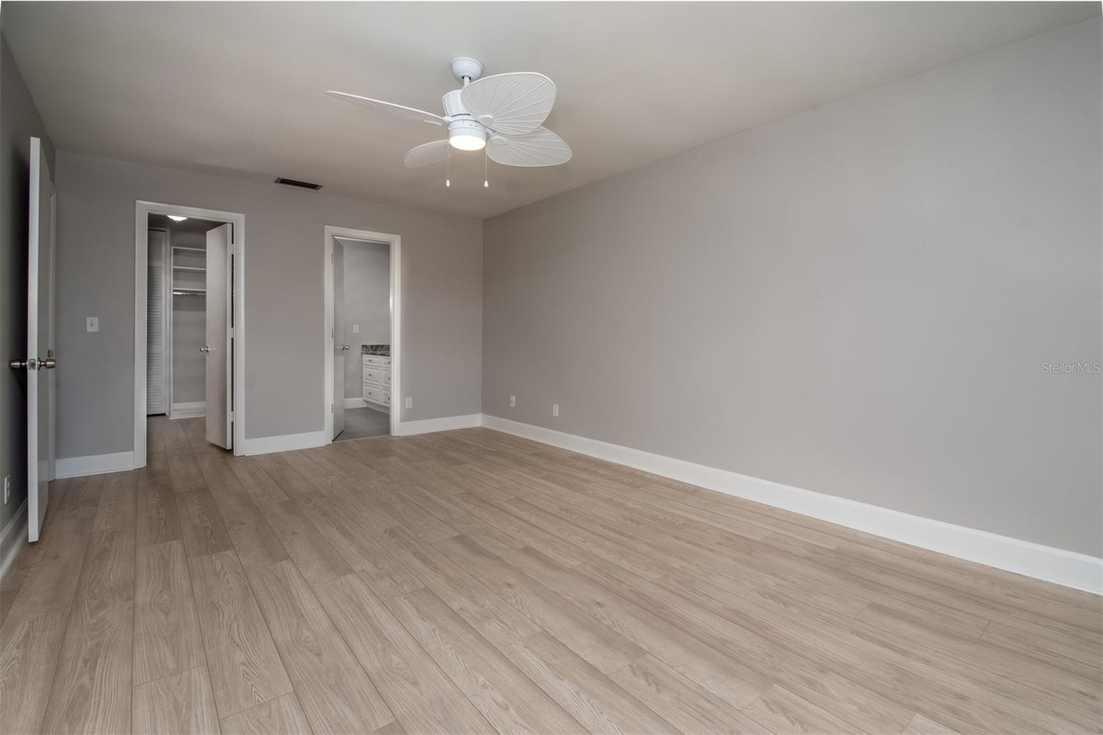 HARBOUR CLUB CONDO 2 - Residential