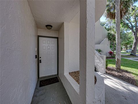 A home in WINTER HAVEN