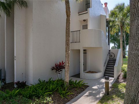 A home in WINTER HAVEN