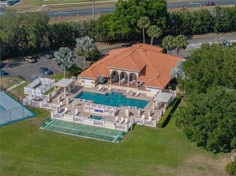 A home in WINTER HAVEN