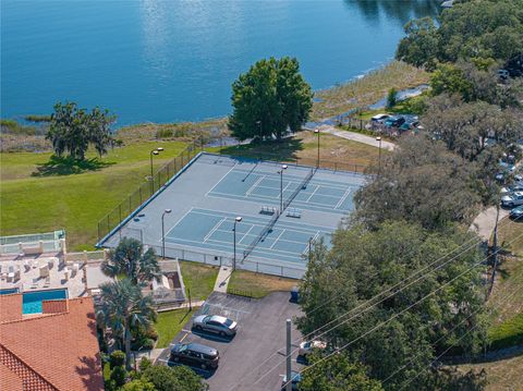 A home in WINTER HAVEN