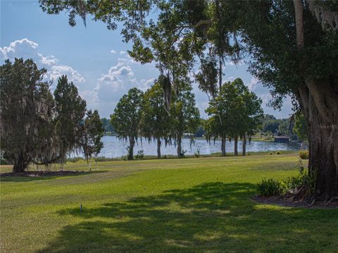 A home in WINTER HAVEN