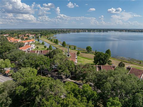 A home in WINTER HAVEN