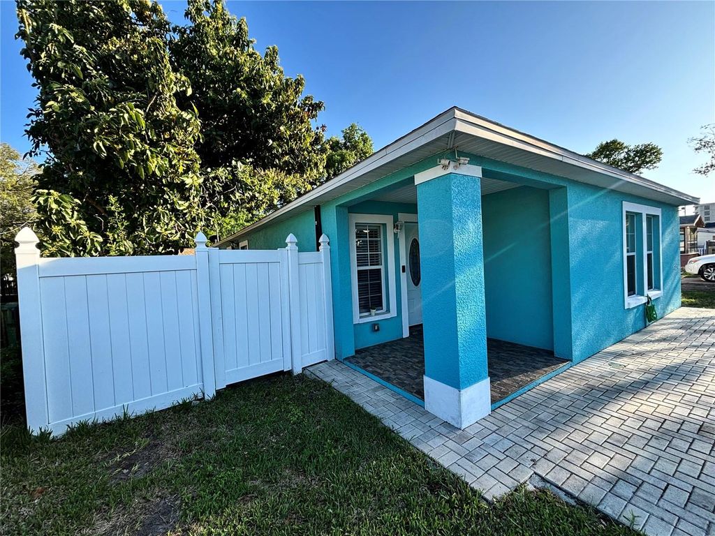 Photo of 2715 Bel Aire Circle, Tampa, FL 33614 (MLS # TB8486951)