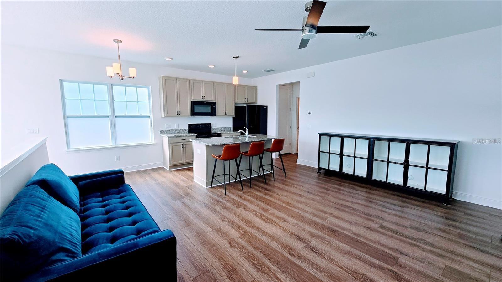 LAUREATE PK PH 10 - Residential Lease