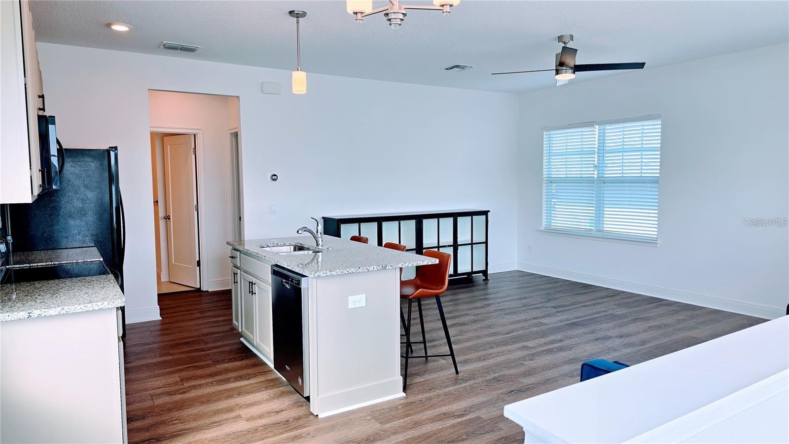 LAUREATE PK PH 10 - Residential Lease