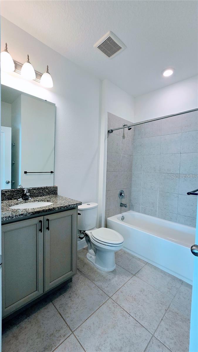 LAUREATE PK PH 10 - Residential Lease