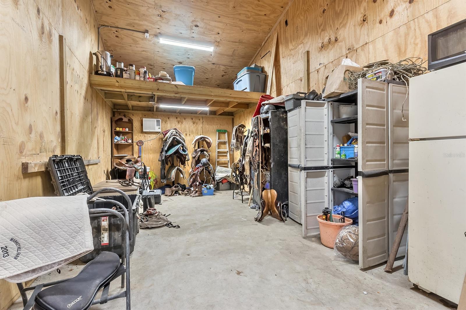 Howe & Currier - Land