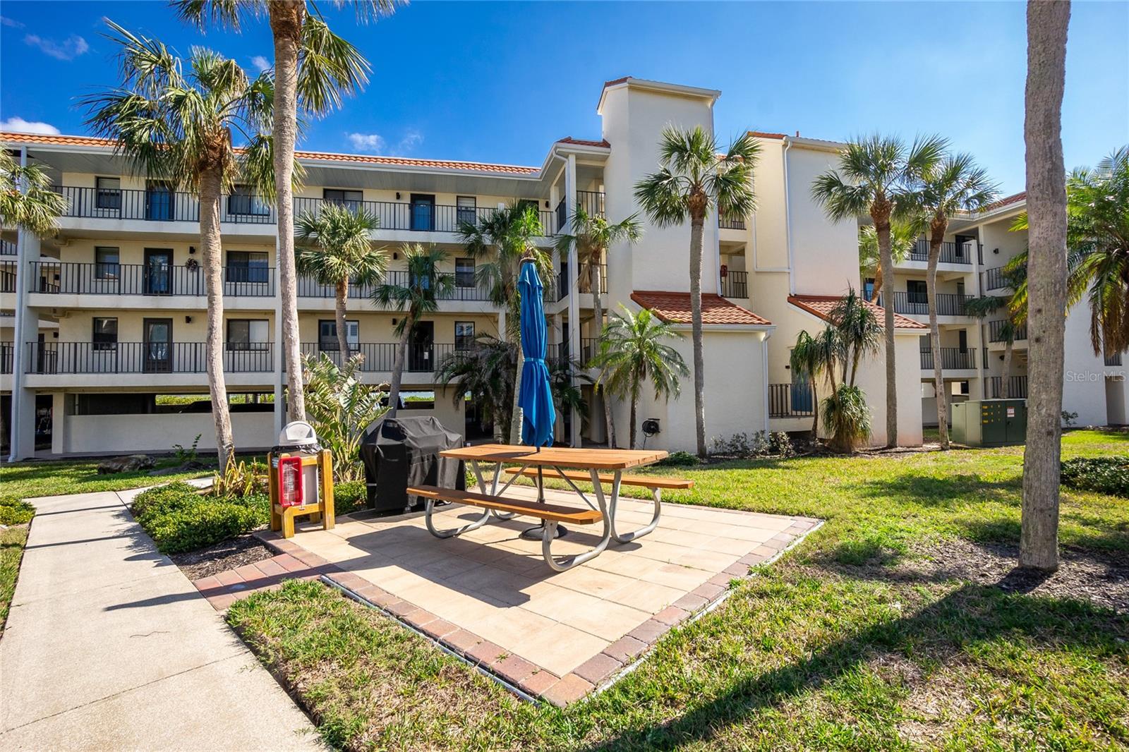 SANDPIPER KEY BLDG 05 - Residential